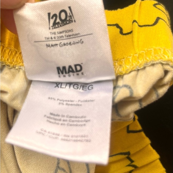 The Simpsons bundles Christmas Tee + 2 Piece Yellow /Black Sleepwear - Picture 10 of 17